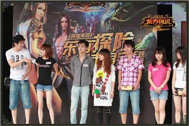 图片: 图5+八位选手同时登台接受任务卷轴.jpg